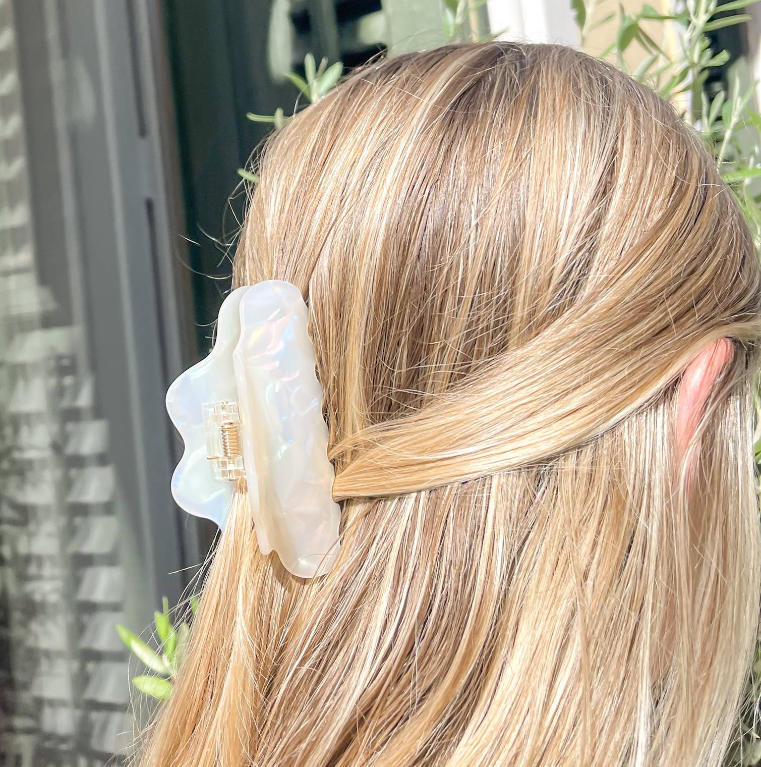 Eco-Friendly White Cloud Claw Clip