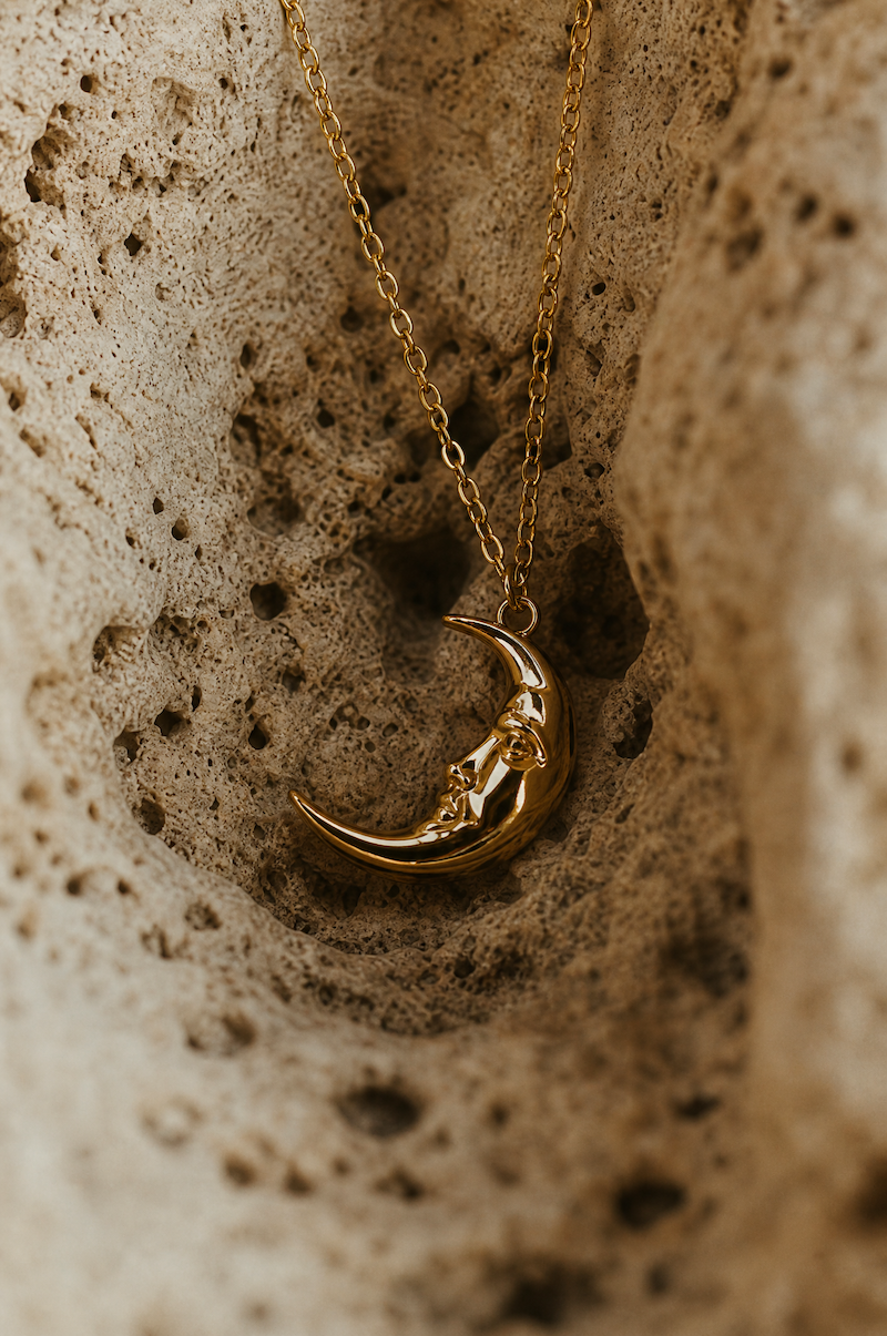 Simple Vintage Crescent Necklace